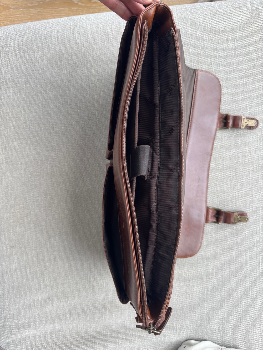 Leather Messenger Bag in Brown - Classic Men's Briefcase - Picture 3 of 3